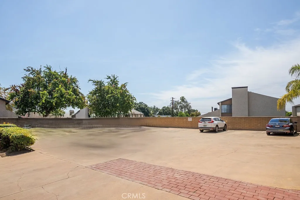 1432 E Foothill Boulevard 15, Glendora, California 91741 home-pic-26